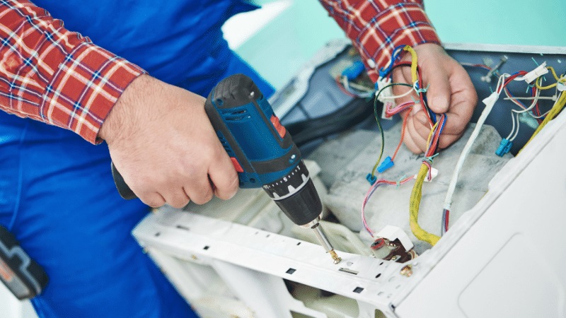 Sarıgöl Whirlpool Whirlpool çamaşır makinesi kart tamiri – Su almama arızası orijinal parça ile giderildi. - Teknik servis örneği